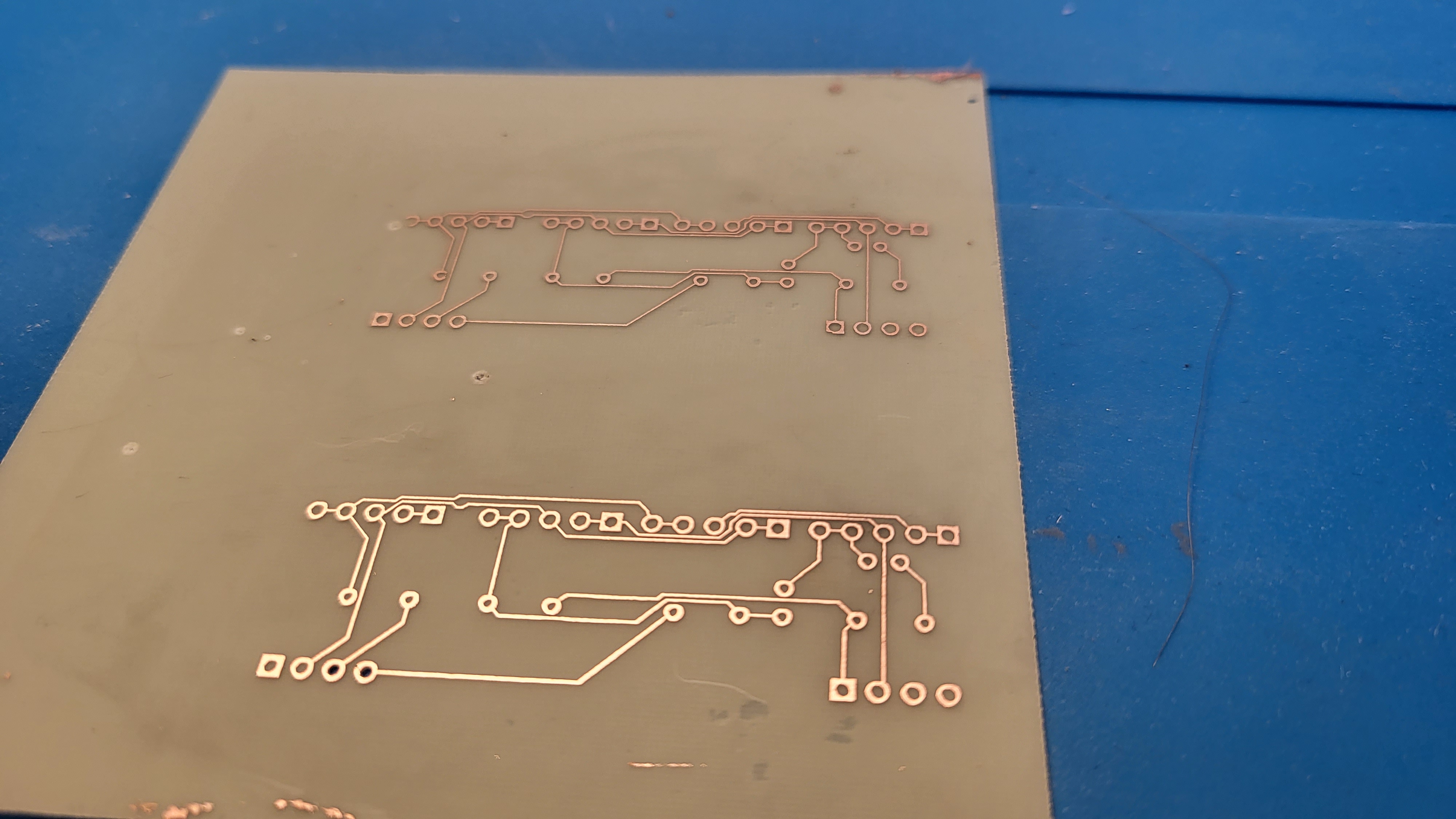 Płytka z układem do kalkulatora na CMOS